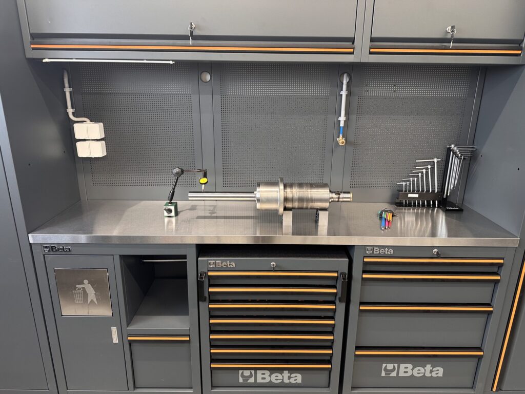 Reparatur einer HAAS-Spindel an einer CNC-Fräsmaschine