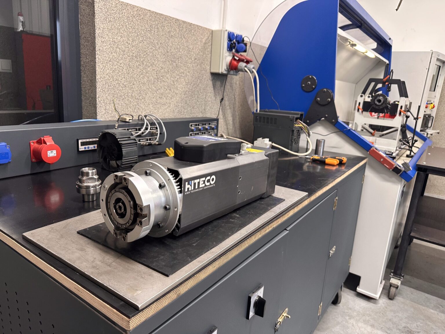 Banco di prova e collaudo personalizzato per diagnosi complete dei mandrini