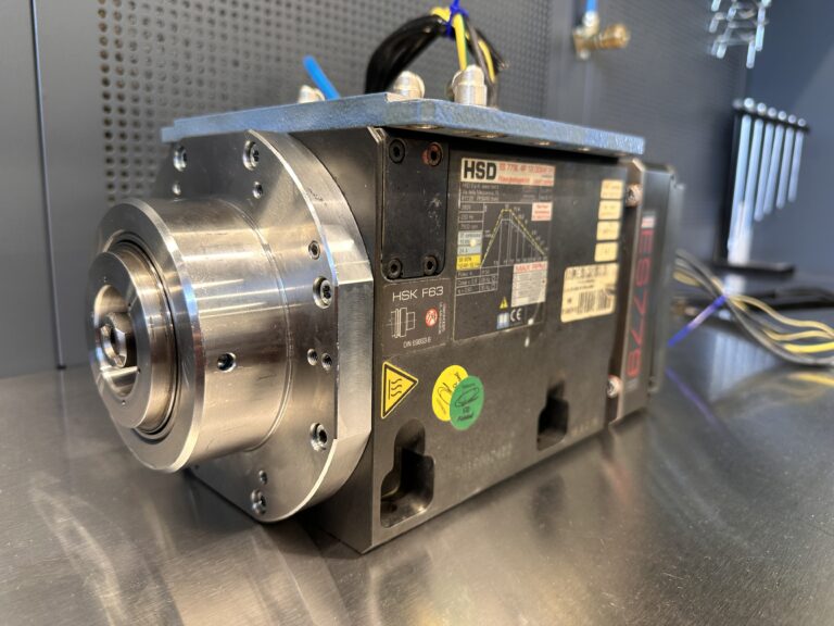 Elektrowrzeciono HSD ES-779L w trakcie serwisu Elektrowrzeciono HSD ES-779L w trakcie serwisu