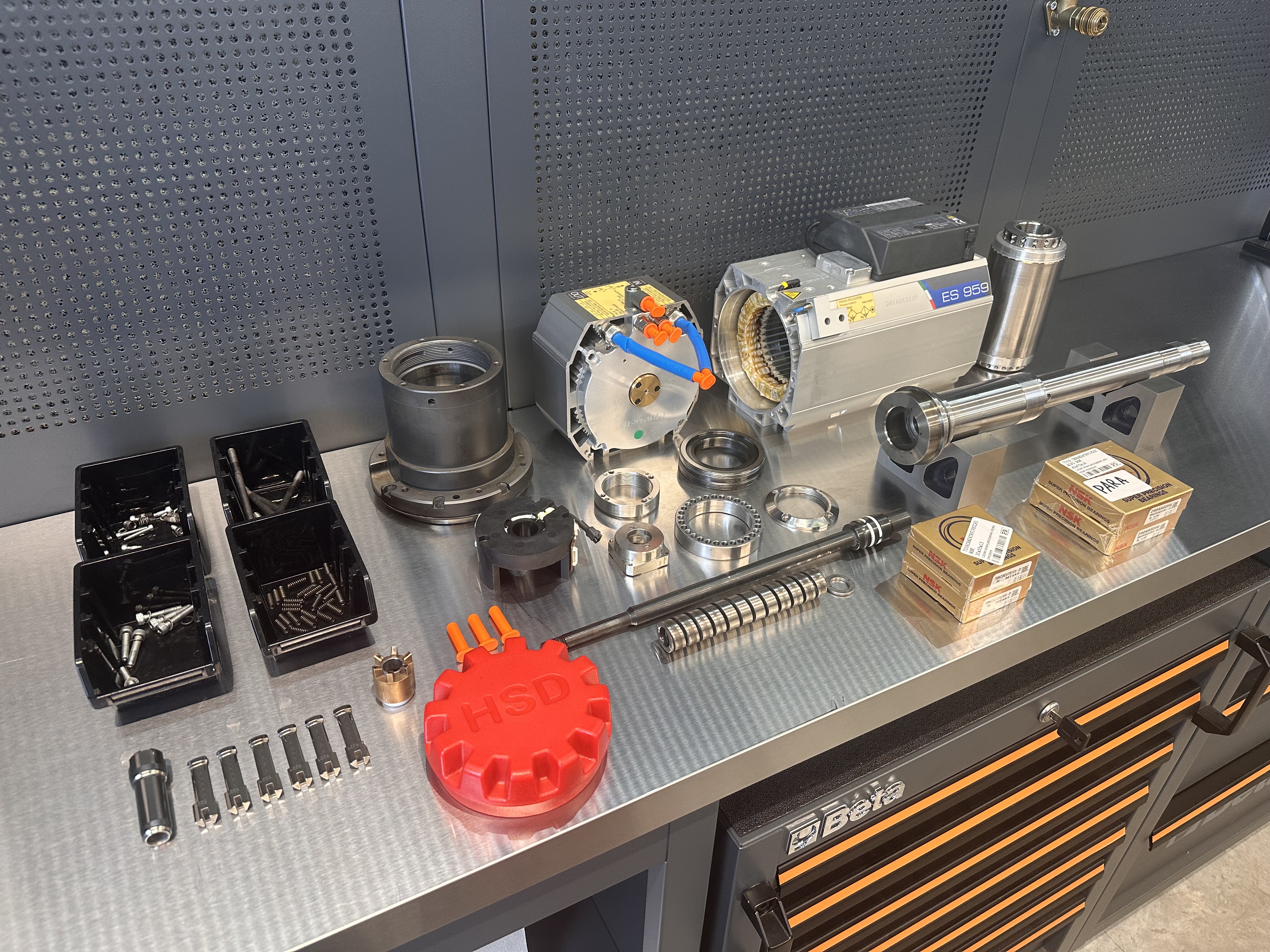 HSD spindelreparatie – voorbereiding van onderdelen