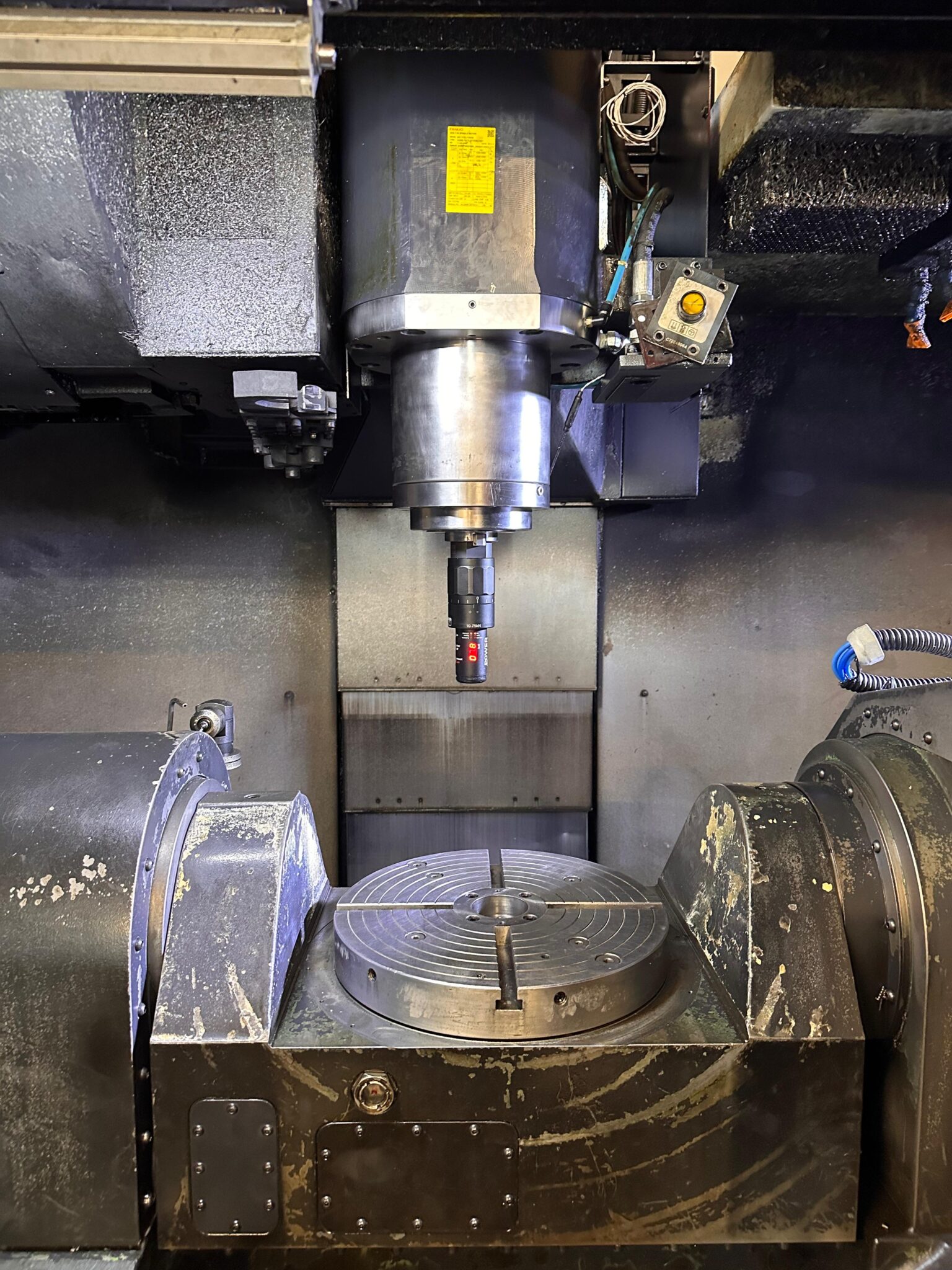 Měření upínací síly vřetena namontovaného ve stroji