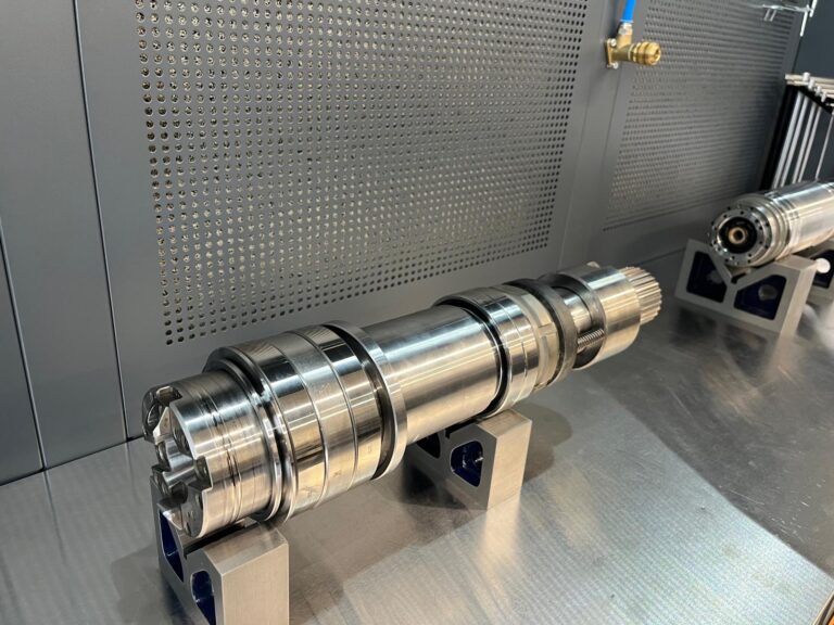 Serwis wrzeciona CHIRON FZ 18 W (SK40) – demontaż, montaż i testy Serwis wrzeciona CHIRON FZ 18 W – demontaż i montaż zgodnie z procedurą CHIRON (SK40)