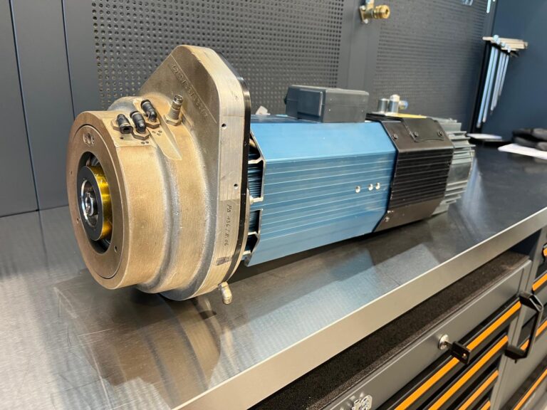 Naprawa elektrowrzeciona SKF E14166 w maszynie Homag 4-075-03-0615