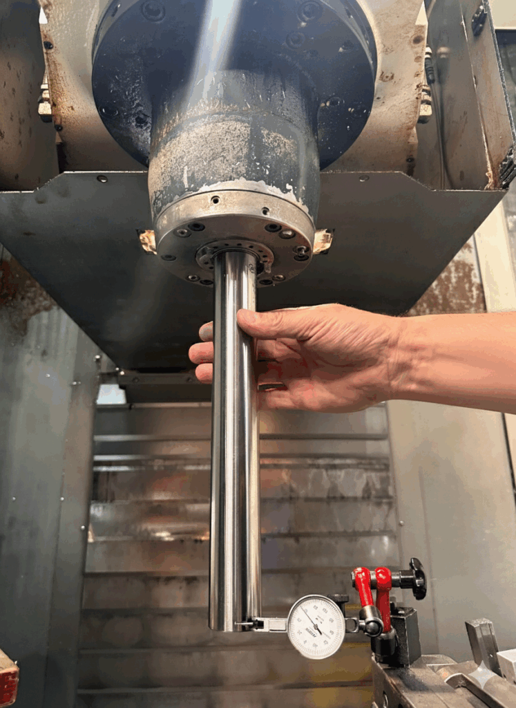 Szlifowanie stożka wrzeciona w standardzie OEM – pełna precyzja mocowania narzędzi Regeneracja stożka narzędziowego SK/BT/ISO w maszynie CNC